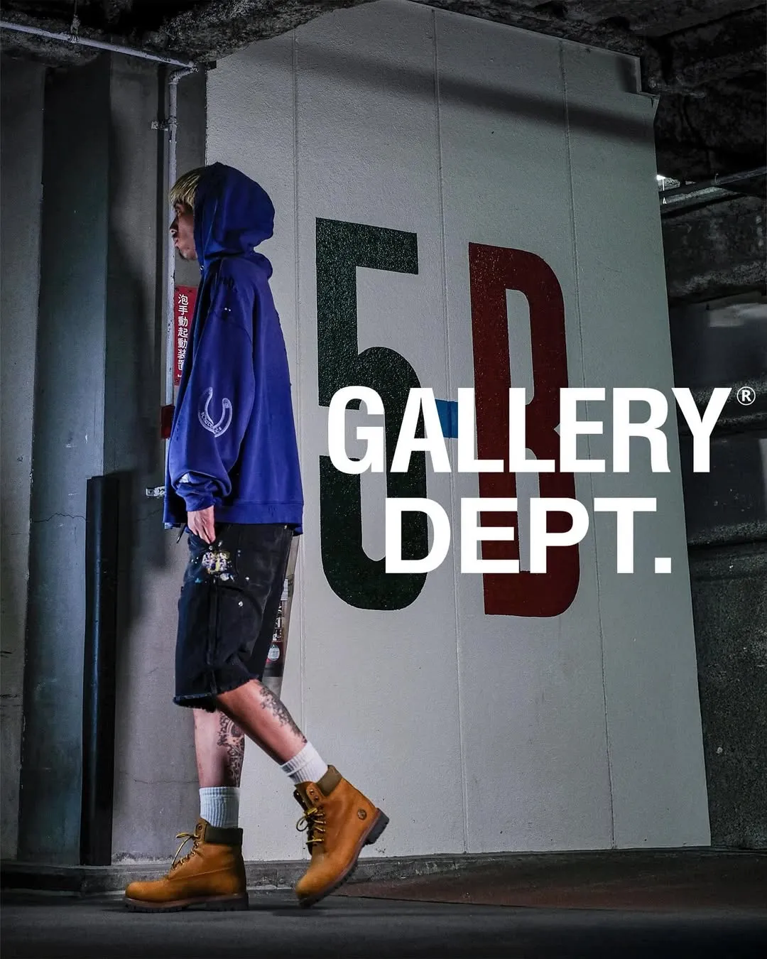 GALLERY DEPT. CHATEAU RANCH HOODIE/NAVY Horseshoe Winery Splash Ink Destroyed Hoodie Washed Blue S-XL Assute Reactive Dyes Ready-made Clothes Fade Process Post-Fry Color Processing Super Heavy and Cumbersome Too Many Cuts and Hanging Wormhole Destruction Process➕Hand-Splashed Ink Very Time-consuming and Labor-intensive Correct Version Original Main Mark➕Large Main Mark➕Yellow Wash Mark The original BOXY short and wide version has not been changed at all. God-cut. Authentic level printing process. Post-washing treatment to show natural aging effect.